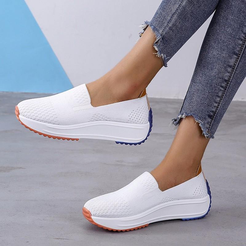 Women's slip-on casual shoes