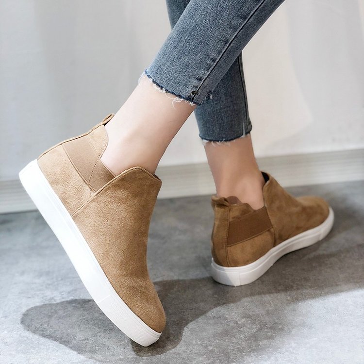 Thin retro snow boots