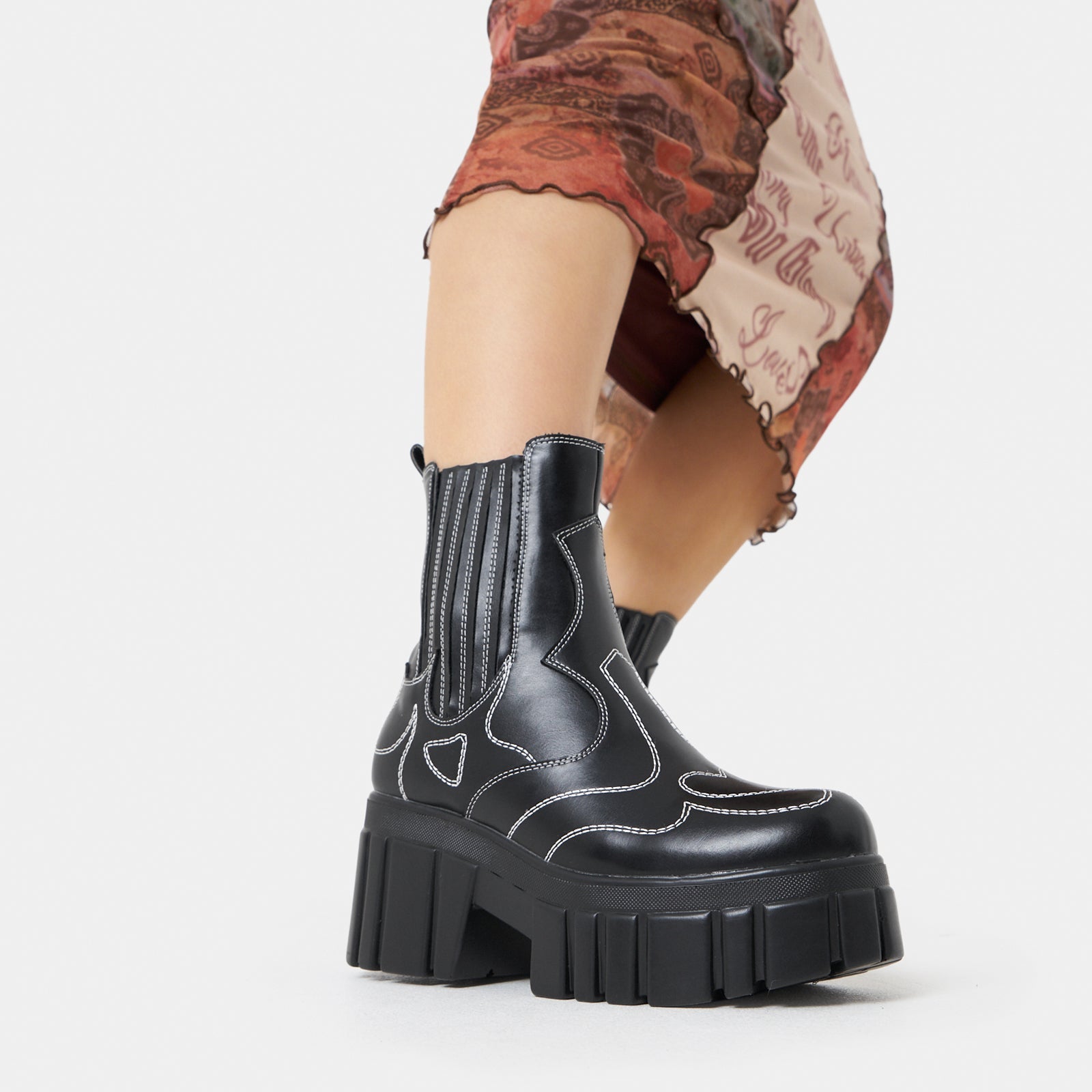 Riveira Stitch Chelsea Boots