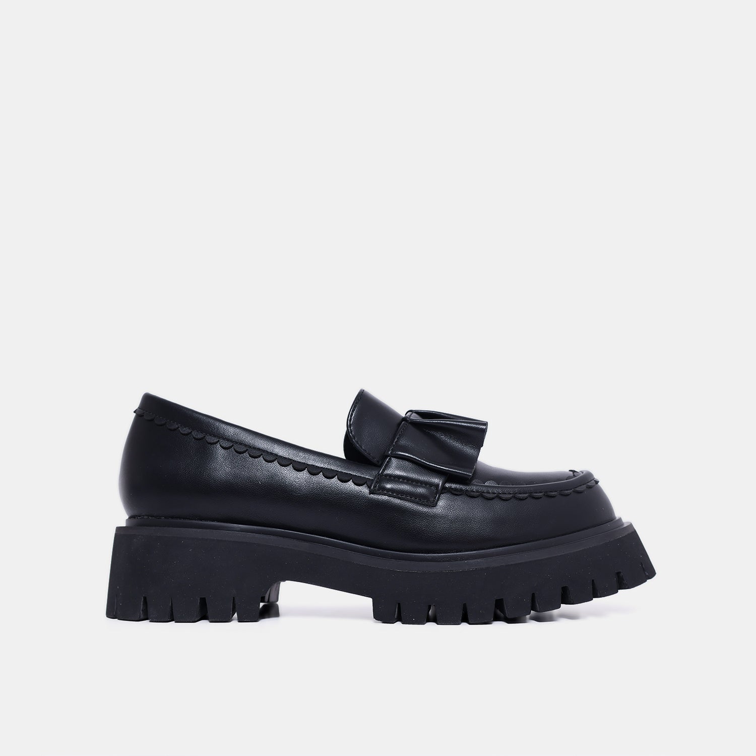 Willow Black Ruffle Loafers